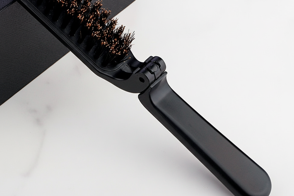 Loukili™ folding shaving brush